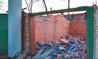 Демонтаж гаражей в Великом Новгороде, цена от 1788 руб. – услуги под ключ от 2Землекопа-Влк