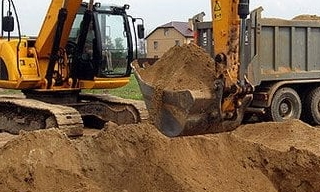 Выкопать яму экскаватором в Великом Новгороде от 947 руб. - 2Землекопа-Влк