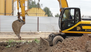 Выкопать яму экскаватором в Великом Новгороде от 947 руб. - 2Землекопа-Влк
